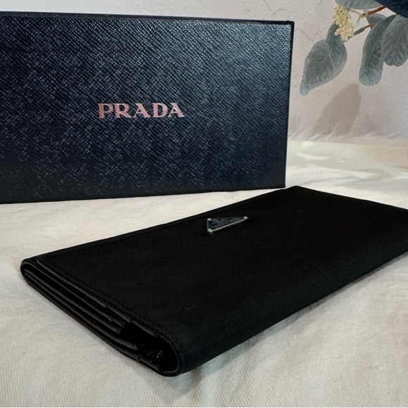 PRADA NYLON AND LEATHER BIFOLD LONG WALLET with authenticity card - Picture 5 of 8